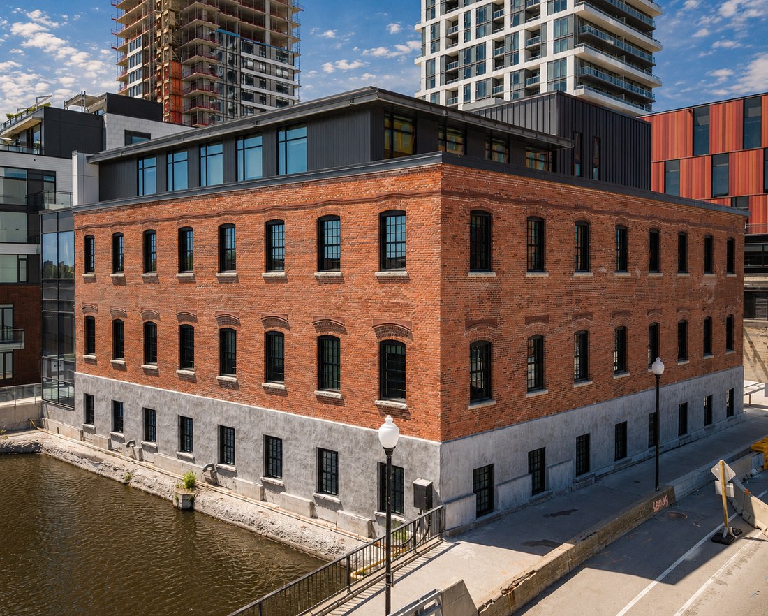 Block 208 (Zibi)